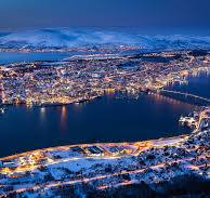 Vinterbilde av Tromsø sett fra Storsteinen